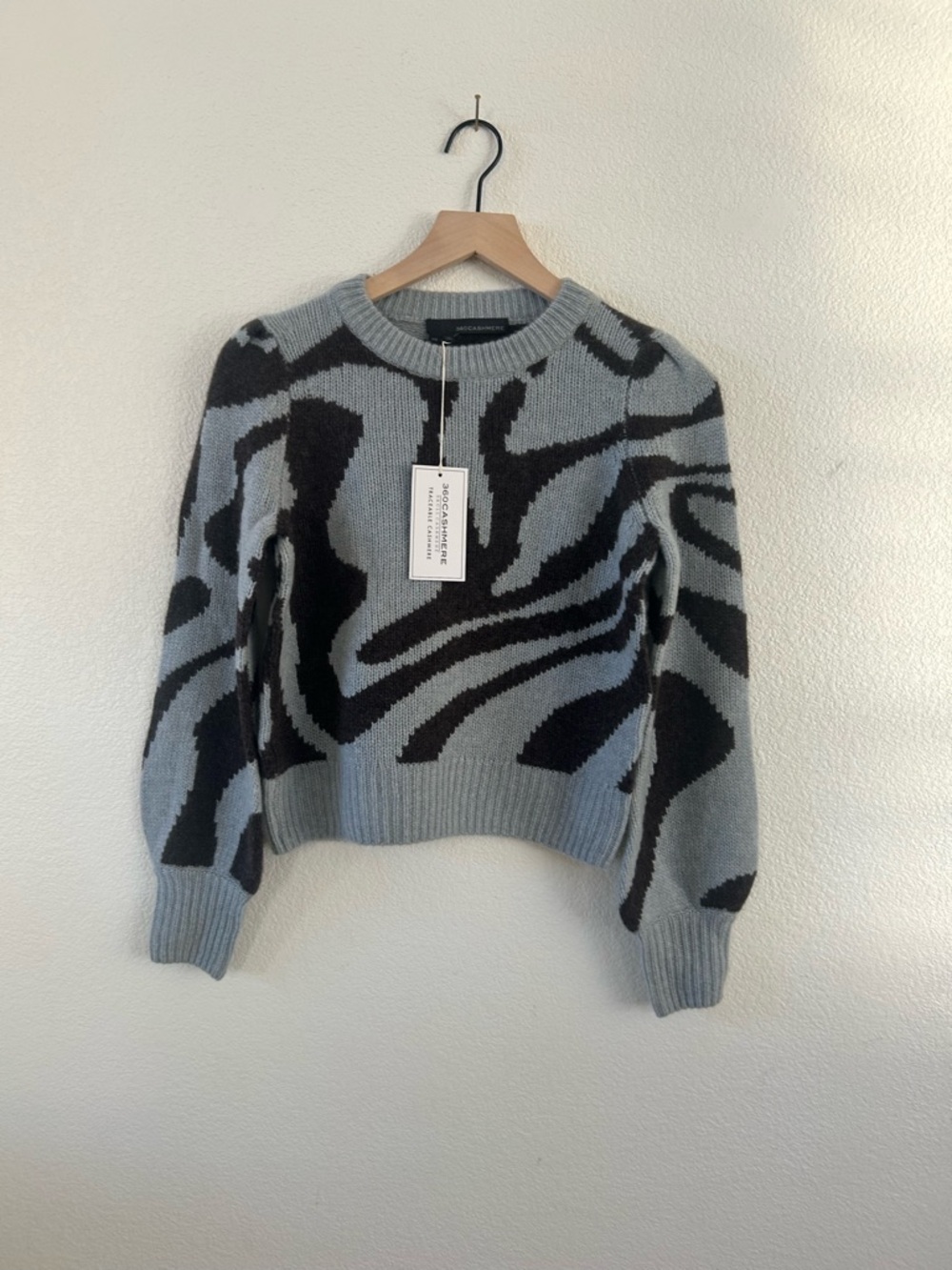 360 Cashmere Abstract Wave Crewneck Sweater in Gray & Black